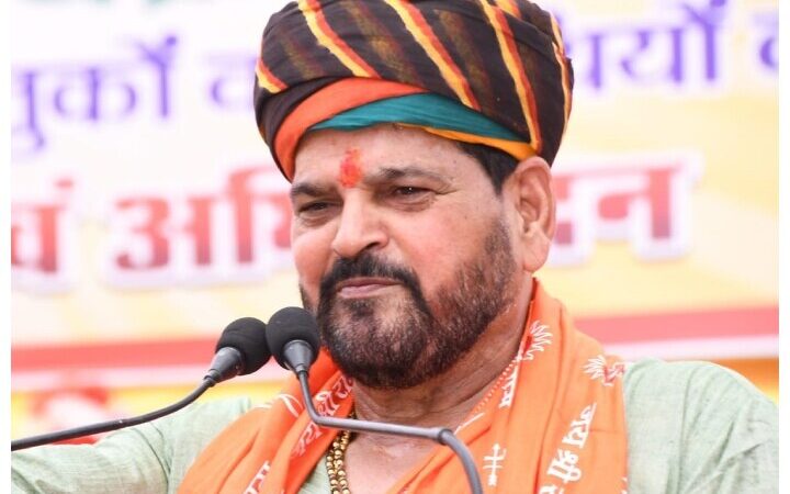 तुम्हारा बल कहां गया…डॉ रोहिणी ने लगाए MP चंद्रशेखर आजाद के खिलाफ आरोप तो बृजभूषण सिंह ने भीम आर्मी चीफ को लपेटा