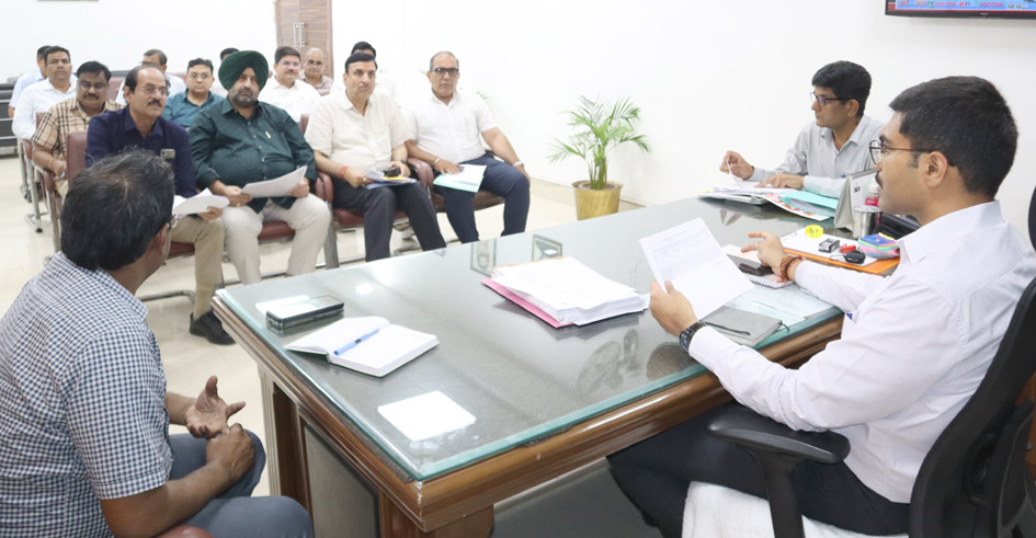 जिलाधिकारी ने चीनी मिलों को दिए निर्देश, जल्द करे गन्ना मूल्य का भुगतान