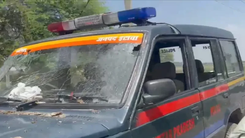 इटावा में अहीर रेजीमेंट व यादव महासभा कार्यकर्ताओं की पुलिस से भिड़ंत, पथराव और फायरिंग