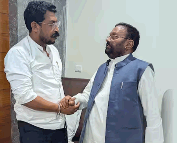 मायावती के पुराने भरोसेमंद को साथ लाएंगे चंद्रशेखर आजाद? इस तस्वीर ने मचाई सियासी हलचल
