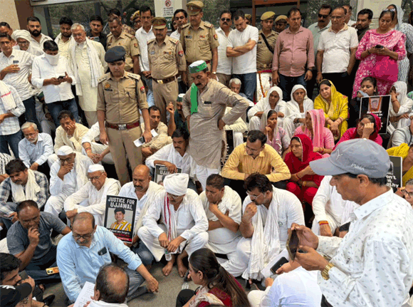 यशोदा अस्पताल में युवक की मौत के बाद हंगामा, किसान यूनियन और समाजिक संगठनों का धरना, CMO पहुंचे मौके पर