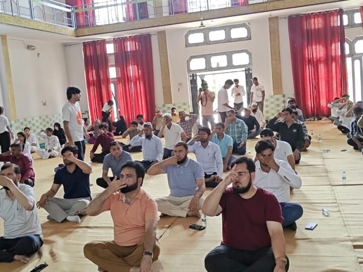 योग जीवन के लिए अति महत्वपूर्ण, रोगों से लड़ने के लिए क्षमता प्राप्त होती है