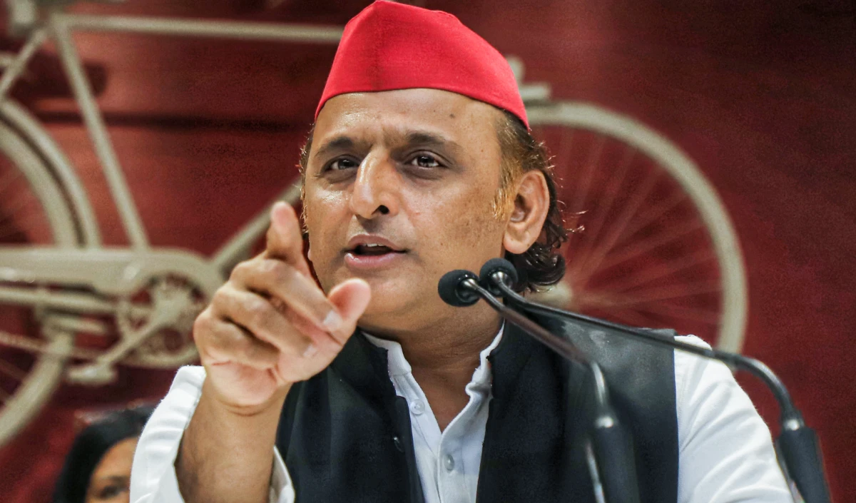 अखिलेश यादव के साथ विश्वासघात! समाजवादी पार्टी के ‘विभीषण’ बने तीन विधायक, सपा से किया गया निष्कासित