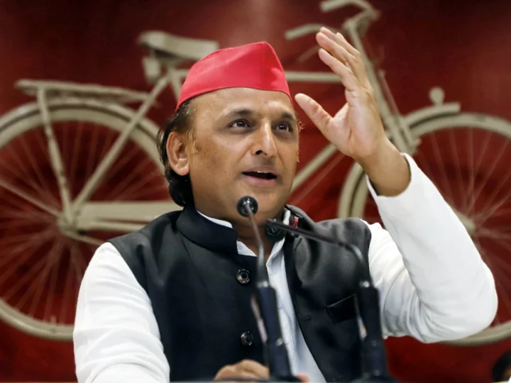 ‘दिव्यांग हैं…कुछ बोलूंगा विवाद हो जाएगा’, रामभद्राचार्य को लेकर बोले अखिलेश यादव