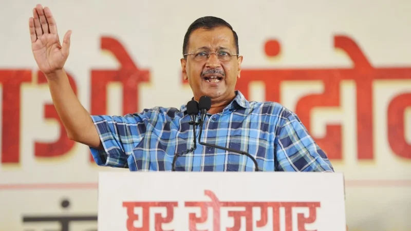 AAP का जंतर-मंतर पर प्रदर्शन, BJP के झुग्गी तोड़ो अभियान पर अरविंद केजरीवाल ने साधा निशाना