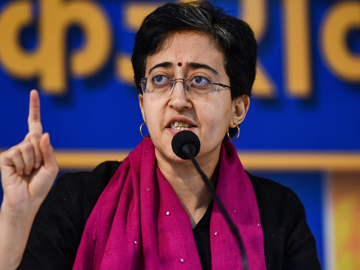 मनीष सिसोदिया से कथित क्लासरूम घोटाला मामले में ACB की पूछताछ, बीजेपी पर भड़कीं आतिशी