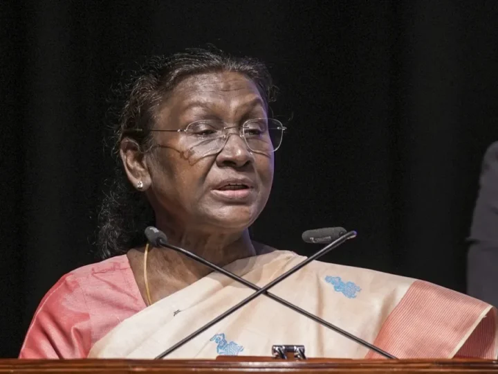 बंगाल पहुंचीं राष्ट्रपति द्रौपदी मुर्मू CM ममता बनर्जी पर हुईं नाराज, कहा- कुछ लोग नहीं चाहते कि…