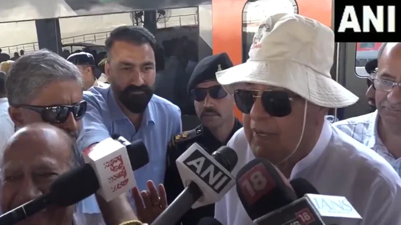 आया है बुलावा शेरा वाली का… वंदे भारत एक्सप्रेस से कटरा पहुंचे फारूक अब्दुल्ला