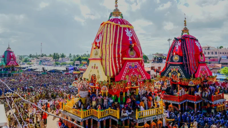 जगन्नाथ रथयात्रा में उमड़ा भक्तों का सैलाब, प्रधानमंत्री मोदी ने लोगों को दीं शुभकामनाएं, बैंक रहेंगे बंद
