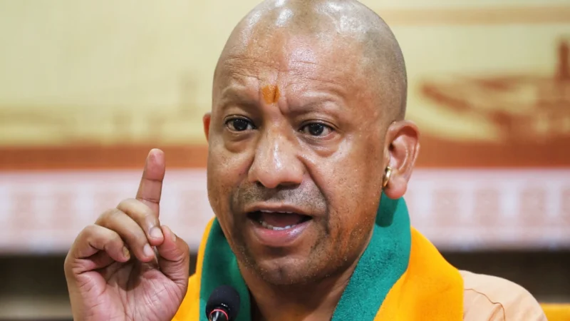 ‘भड़काऊ नारे न लगाएं, हथियार न लहराएं’, योगी आदित्यनाथ ने कांवड़ यात्रा और मुहर्रम पर्व पर जारी किया निर्देश