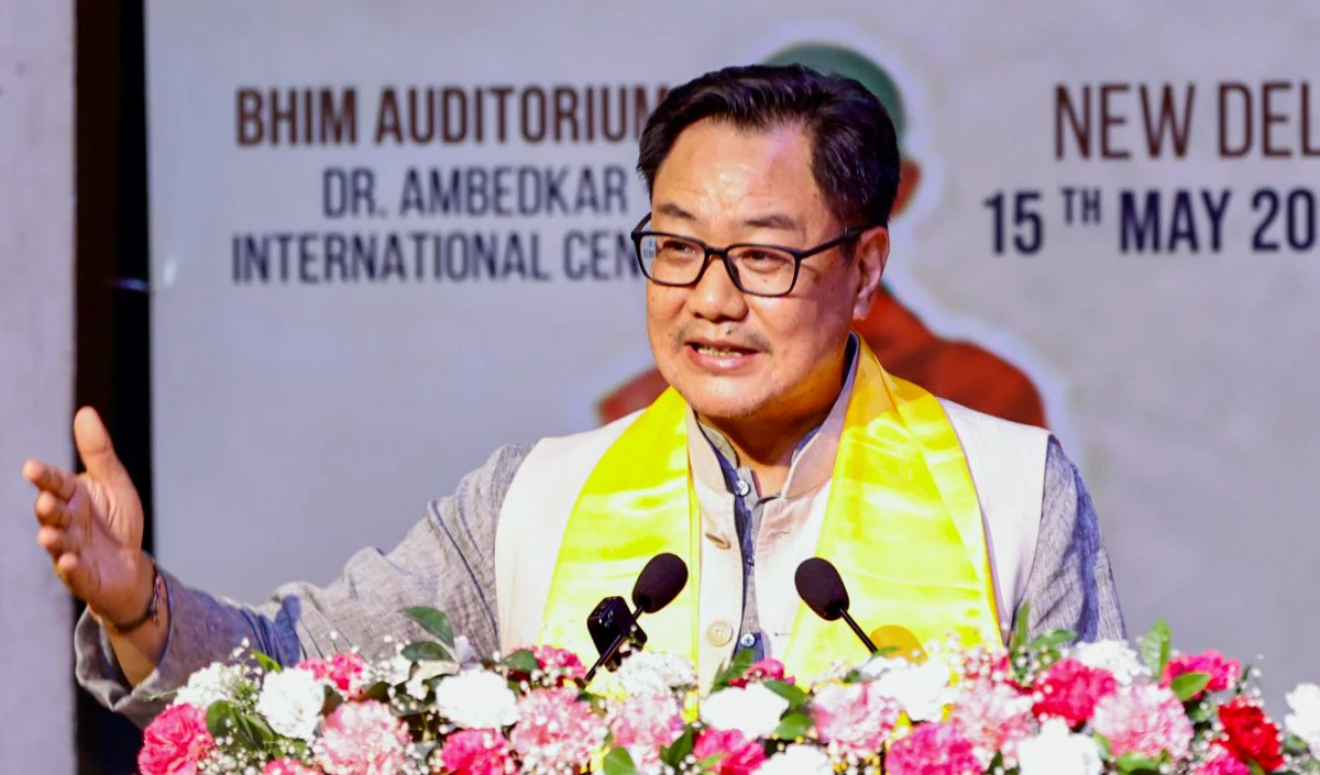 मूर्खता और विरोध की भी एक सीमा होती है, राहुल गांधी को सरेंडर वाले बयान पर भड़के किरेन रिजिजू