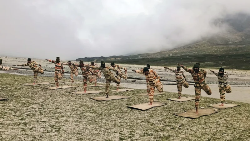 लंदन से लेकर लद्दाख तक, पूरी दुनिया ने एक स्वर में माना भारत के ‘योग का महत्व! देश- विदेश में आयोजित हुए योग कार्यक्रम