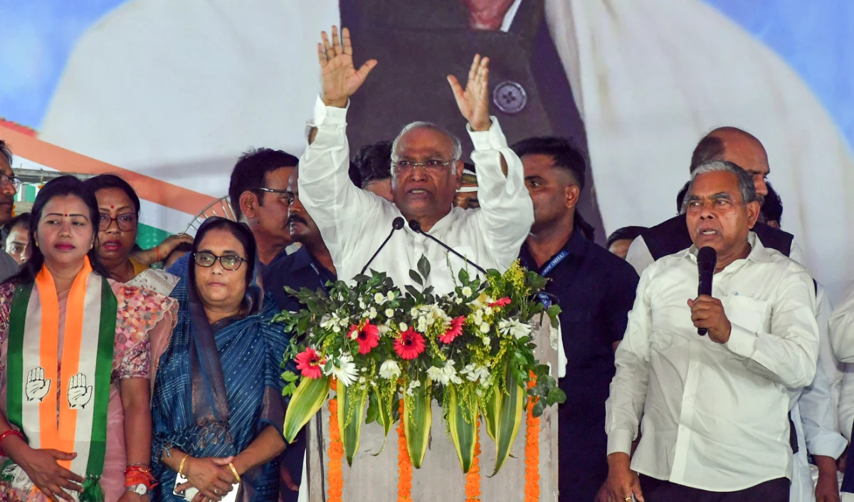 खड़गे का केंद्र पर तीखा वार: मोदी सरकार मनरेगा को कमजोर कर रही है, गरीबों की आजीविका पर सीधा हमला