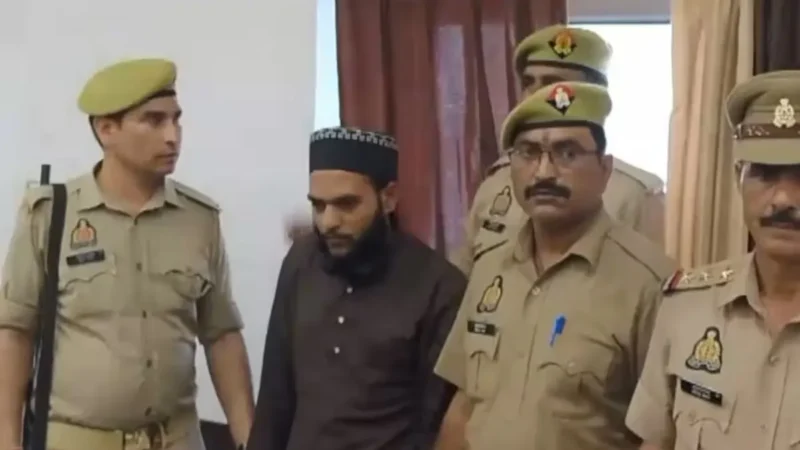 मदरसा छात्र के साथ कुकर्म करने वाला नबी हसन अरेस्ट, ‘हैदरी दल 25 बरेली’ नाम से चलाता था ग्रुप, फोन में कई अश्लील वीडियो मिले