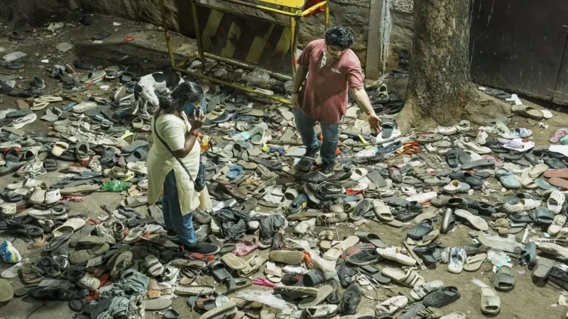 बेंगलुरु भगदड़ में 11 मौतें: जश्न में मातम, जिम्मेदार कौन? सीएम सिद्धारमैया ने दी सफाई, विपक्ष ने साधा निशाना