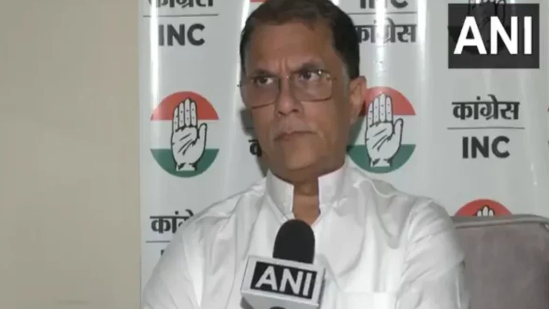 “भारत घर में तो शोर मचाता है, लेकिन विदेश में अकेला है”: पवन खेड़ा का मोदी सरकार की विदेश नीति पर तीखा हमला