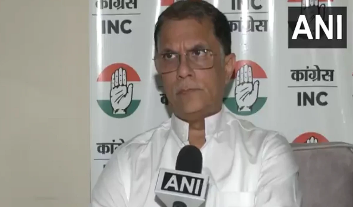 “भारत घर में तो शोर मचाता है, लेकिन विदेश में अकेला है”: पवन खेड़ा का मोदी सरकार की विदेश नीति पर तीखा हमला