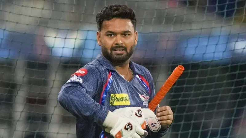 इंग्लैंड जा रहे ऋषभ पंत से किसने पूछा- रोहित शर्मा कहां है, इंडियन क्रिकेटर ने जो जवाब दिया उसका वीडियो वायरल