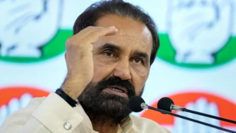 उपचुनाव में हार के बाद कांग्रेस में मचा हड़कंप, प्रदेश अध्यक्ष शक्ति सिंह गोहिल ने दिया इस्तीफा