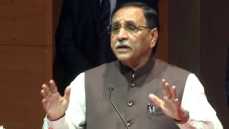 पत्नी और बेटी से मिलने लंदन जा रहे थे विजय रूपाणी, प्लेन हादसे में पूर्व CM का निधन, गुजरात बीजेपी अध्यक्ष सीआर पाटिल ने की पुष्टि