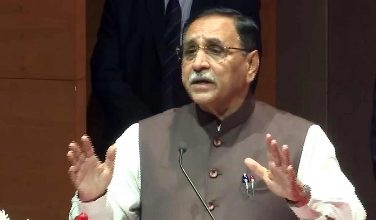 पत्नी और बेटी से मिलने लंदन जा रहे थे विजय रूपाणी, प्लेन हादसे में पूर्व CM का निधन, गुजरात बीजेपी अध्यक्ष सीआर पाटिल ने की पुष्टि
