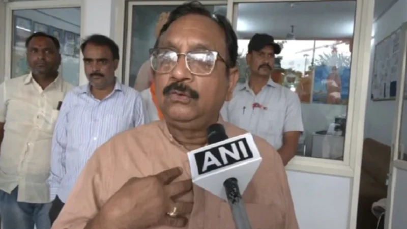 फिर विवादों में फंसे MP के मंत्री विजय शाह, रेप विक्टिम के परिवार की पहचान की उजागर