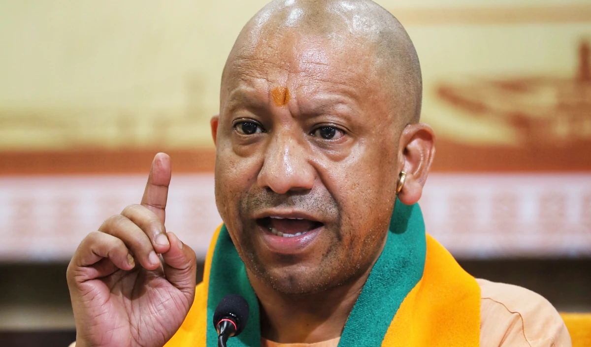 योग स्वस्थ शरीर के साथ हम सबको स्वस्थ मस्तिष्क भी उपलब्ध कराता है, योगी आदित्यनाथ का संदेश