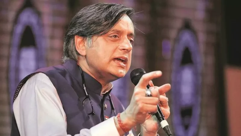 ‘आपातकाल एक काला अध्याय’, शशि थरूर ने फिर कांग्रेस को घेरा; कहा- अब ये 1975 का भारत नहीं