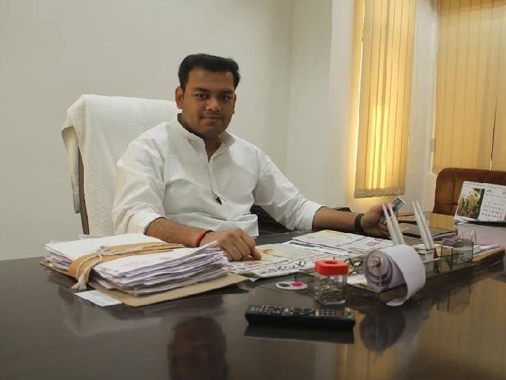 UP में ना टीचर भर्ती रुकेगी, ना कोई पद समाप्त होगा… स्कूलों के मर्जर पर बेसिक शिक्षा मंत्री की दो टूक, विपक्ष पर लगाया ये आरोप