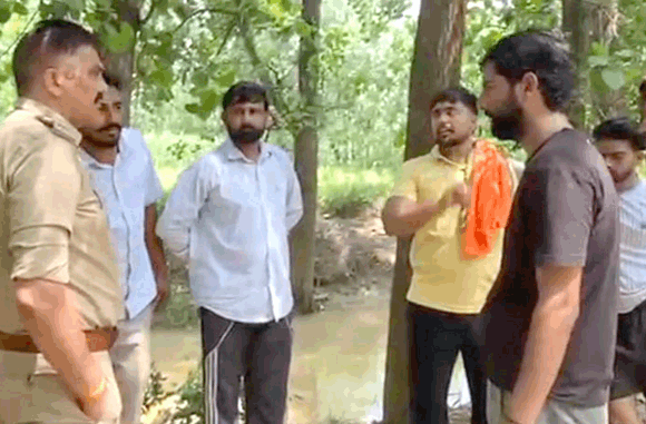 हिंडन नदी में बोरों में मिले गौवंश के अवशेष