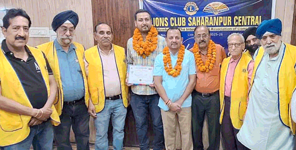 राष्ट्रीय डॉक्टर दिवस पर लायन्स क्लब ने किया चिकित्सकों का सम्मान