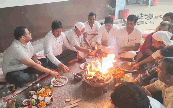 सतगुरू महाविद्यालय मे हवन के साथ नये शिक्षण सत्र का शुभारंभ हुआ