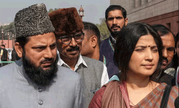डिंपल यादव के मस्जिद दौरे पर सियासत, मोहिबुल्लाह नदवी ने कर्नल सोफिया कुरैशी का किया जिक्र