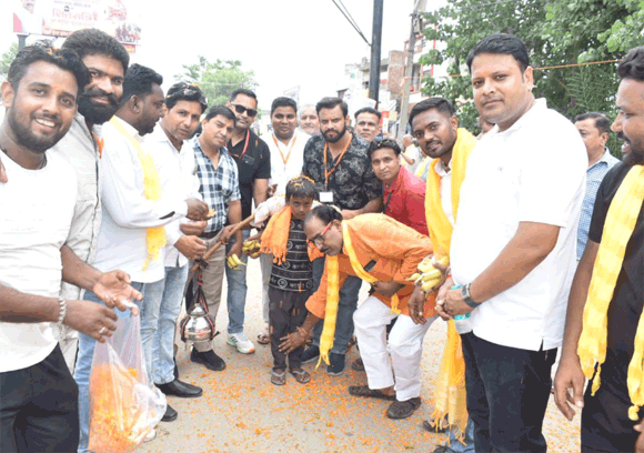 देवबंद में कांवड़ियों का भव्य स्वागत किया गया
