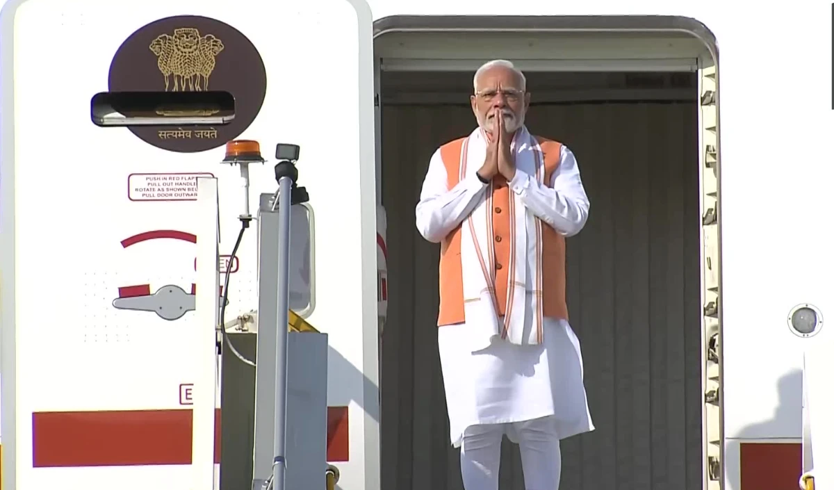 सबसे लंबी राजनयिक यात्रा पर रवाना हुए प्रधानमंत्री मोदी, कहा- भारत ब्रिक्स के लिए प्रतिबद्ध