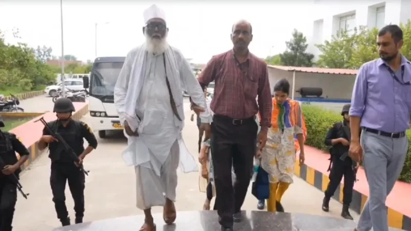 छांगुर के अवैध धर्मांतरण मामले में बड़ा खुलासा, 4 अफसर भी थे मददगार, कुछ भी करने को रहते थे तैयार