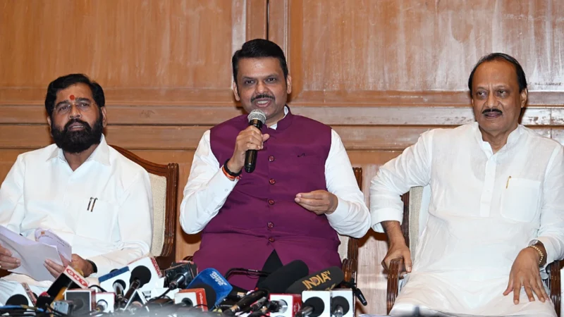 ठाकरे ब्रदर्स की सभा पर सीएम फडणवीस का पलटवार, बोले- विजयी सभा की जगह रुदाली भाषण हुआ