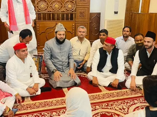 ‘मैंने अखिलेश से..’ सपा चीफ के मस्जिद में जाने पर विवाद के बीच बोले इमाम और MP मोहिबुल्लाह नदवी