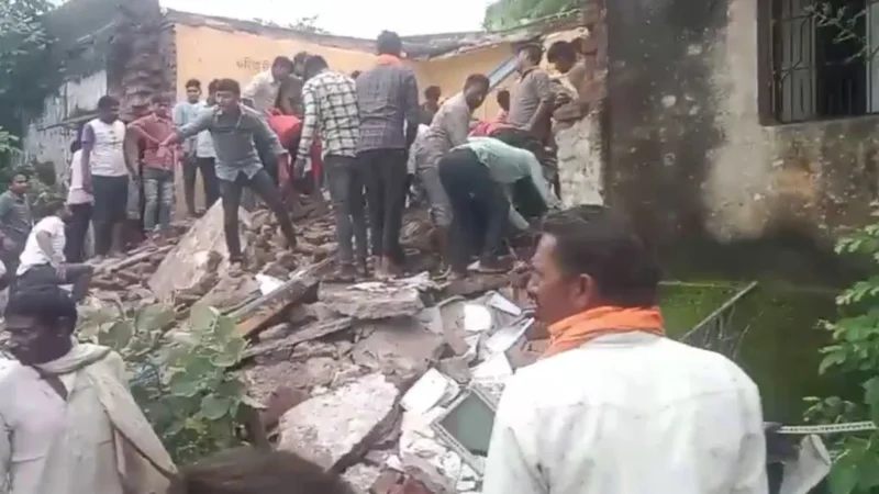 झालावाड़ में बड़ा हादसा, स्कूल की छत गिरने से 4 बच्चों की मौत, कई छात्र दबे; रेस्क्यू जारी