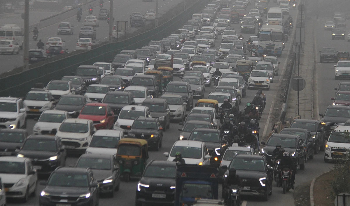 ओवरएज्ड वाहनों पर लगा फ्यूल बैन हटा, अब 1 नवंबर से NCR में लागू होगा नया नियम