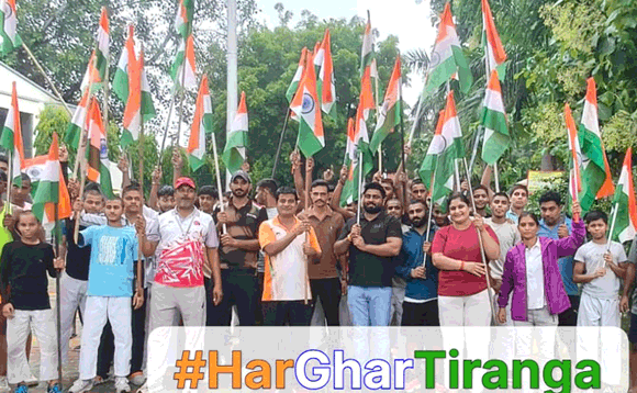 खिलाडिय़ों ने खेल अधिकारियों की अगुवाई में निकाला पैदल मार्च