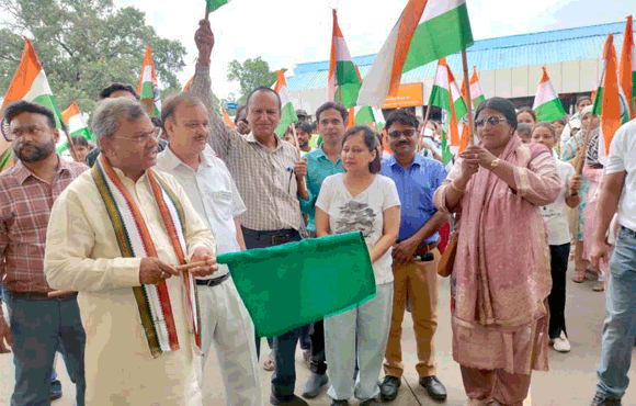 स्वतंत्रता दिवस के उपलक्ष में निगम ने निकाली तिरंगा रैली