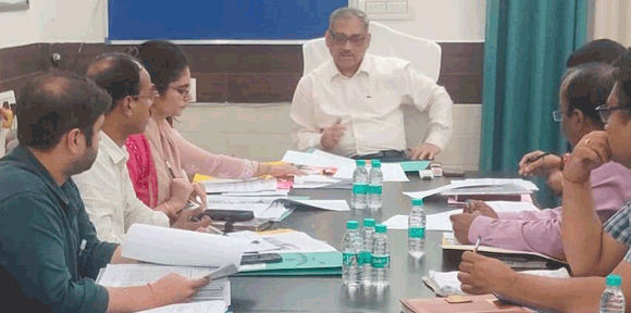 मण्डलायुक्त की अध्यक्षता में सूक्ष्म, लघु एवं मध्यम उद्यम प्रोत्साहन नीति-2017 के अन्तर्गत मण्डल स्तरीय स्वीकृति समिति की हुई बैठक