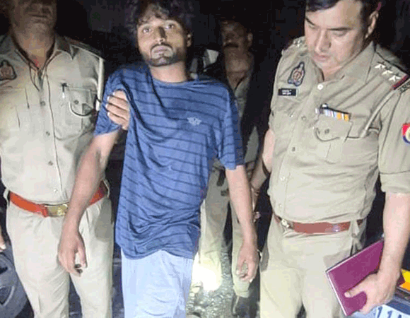 पुलिस ने मुठभेड़ में घायलावस्था में दबोचे दो हिस्ट्रीशीटर बदमाश