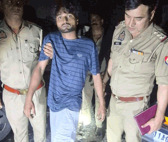पुलिस ने मुठभेड़ में घायलावस्था में दबोचे दो हिस्ट्रीशीटर बदमाश