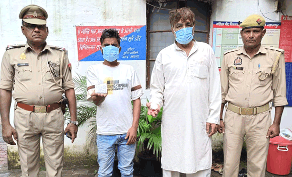 पुलिस ने दो नशा तस्करों समेत चार आरोपियों को किया गिरफ्तार