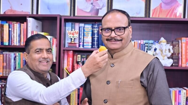 यूपी के क्षत्रिय विधायकों की बैठक के अगुवा MLA ने अब दी सफाई, कहा- इसका सियासत से वास्ता नहीं