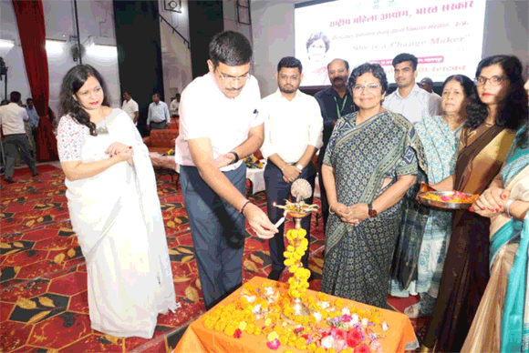 राष्ट्रीय महिला आयोग की अध्यक्ष ने महिला जनप्रतिनिधियों को राजनैतिक, आर्थिक एवं सामाजिक रूप से सशक्त होने के लिए किया प्रोत्साहित