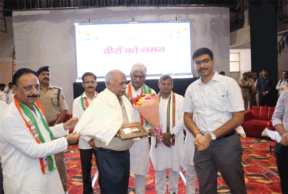 काकोरी ट्रेन एक्शन की 100 वीं वर्षगांठ के समापन अवसर पर जनमंच सभागार में आयोजित हुए भव्य सांस्कृतिक कार्यक्रम