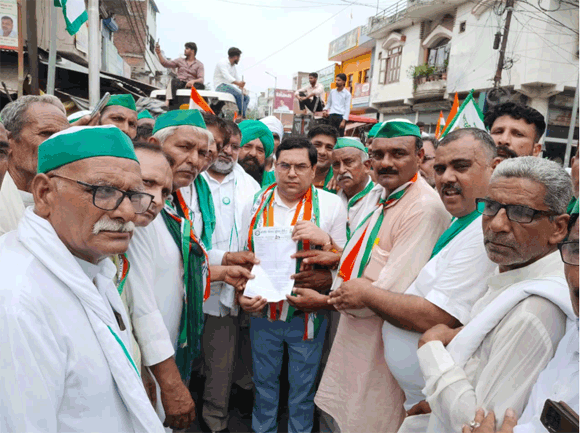 भाकियु टिकैत ने सयुंक्त किसान मौर्चा के बैनर तले निकाली टरेक्टर तिरंगा यात्रा, जीएम बीज व डेरी पदार्थो के आयात का किया विरोध